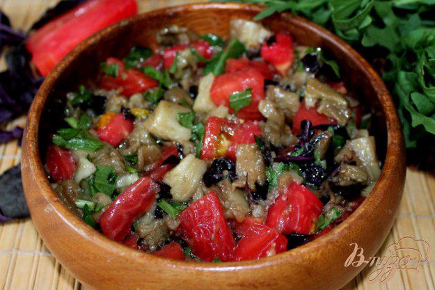 фото рецепта: Салат из печеных баклажанов и помидоров
