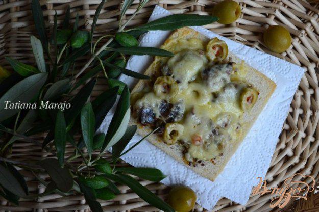 фото рецепта: Горячие бутерброды с сардинами и сыром
