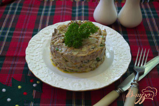 фото рецепта: Печеночный салат с огурчиком