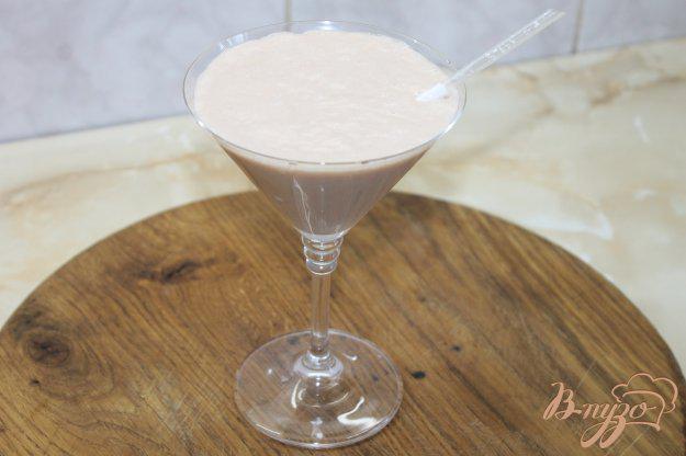фото рецепта: Молочный коктейль с дыней и шоколадным мороженым