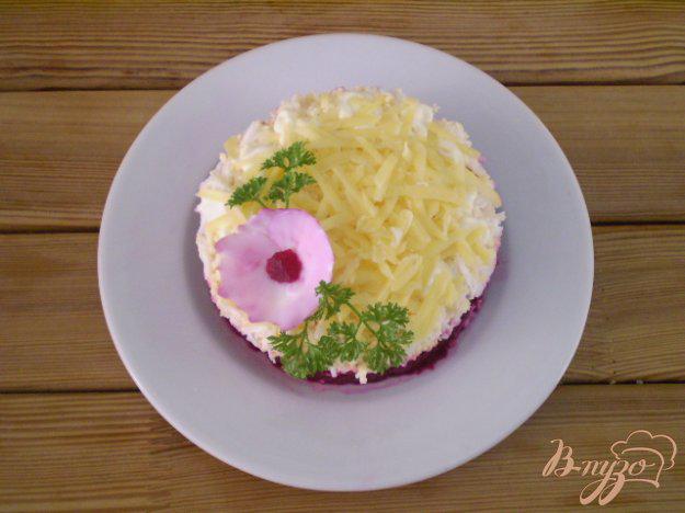 фото рецепта: Салат свекольный с яйцом и сыром