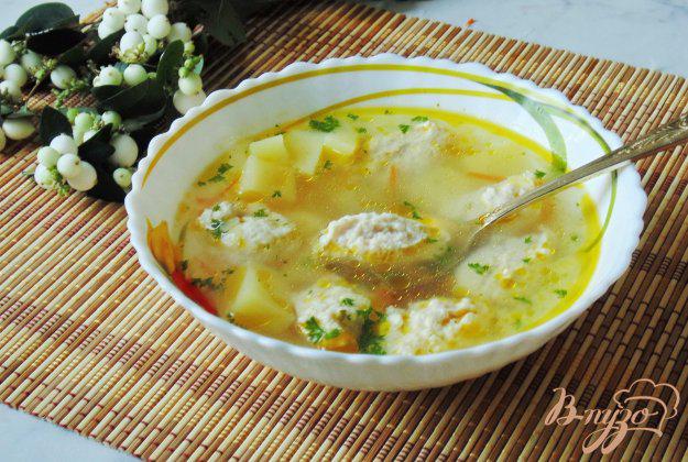 фото рецепта: Диетический суп с куриными кнелями и рисом