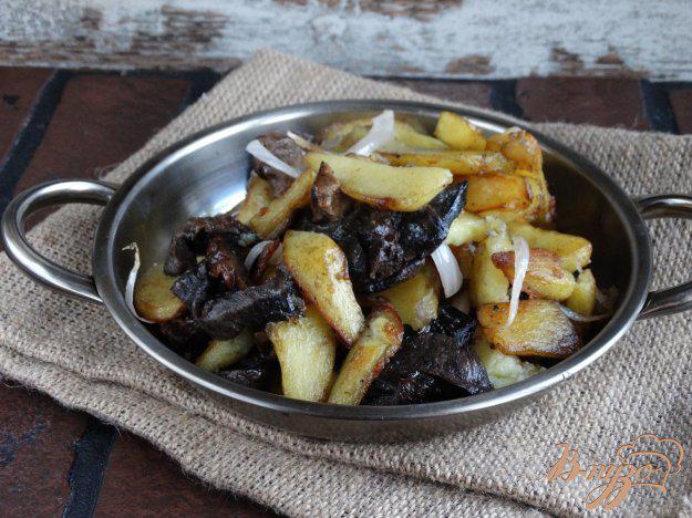 фото рецепта: Картофель жареный с лесными грибами