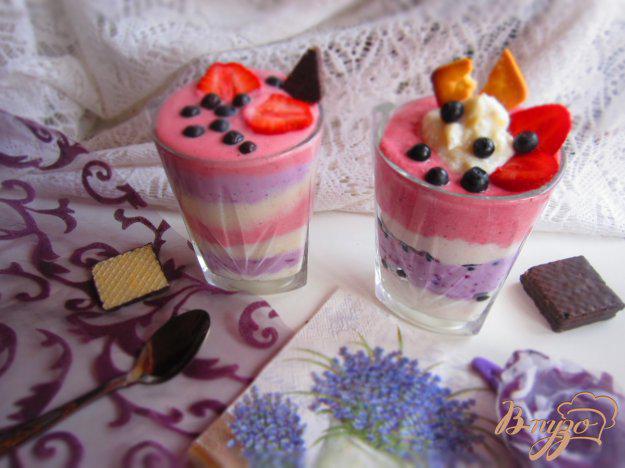 фото рецепта: Сырно-манный десерт с ягодами