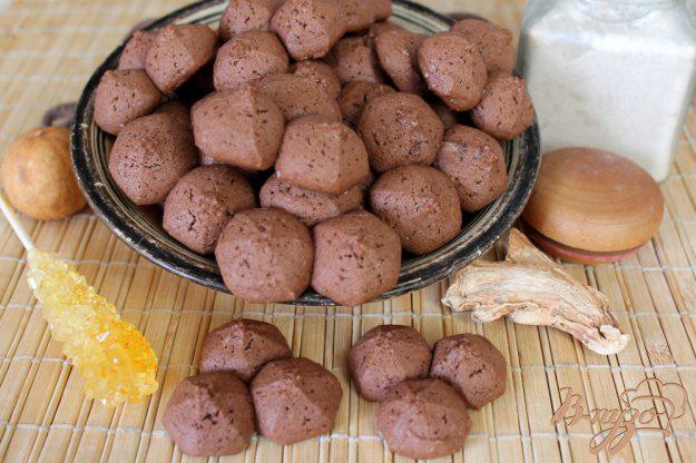 фото рецепта: Песочное печенье с имбирем и какао