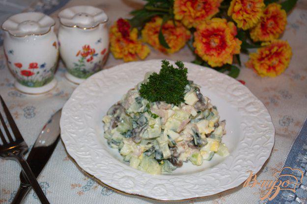 фото рецепта: Салат с копченой курочкой