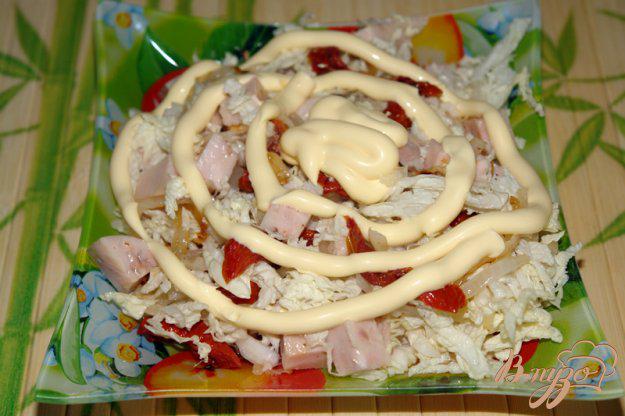 фото рецепта: Салат с курицей и вялеными помидорами