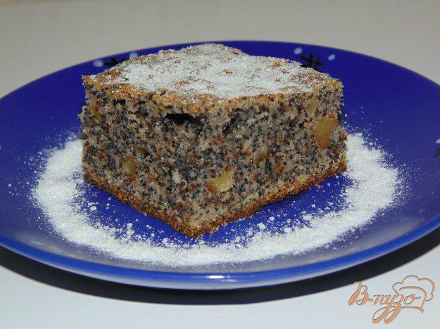фото рецепта: Маковый пирог с грецкими орехами