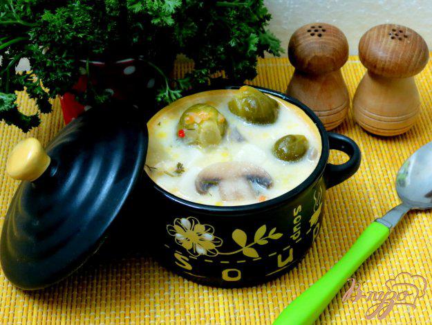 фото рецепта: Суп с брюссельской капустой, шампиньонами и сырочком