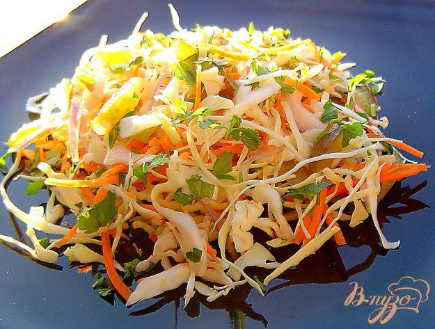 фото рецепта: Капустный салат с солеными огурцами