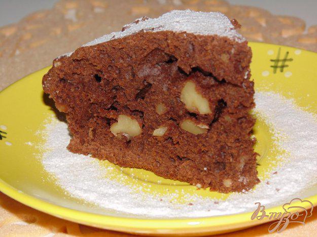 фото рецепта: Шоколадный пирог с орехами на сметанном тесте