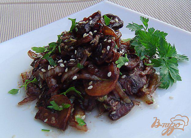 фото рецепта: Теплый салат из пекинской капусты и грибов в китайском стиле