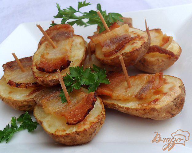 фото рецепта: Картофель,запеченный с салом