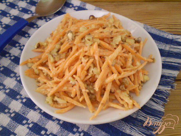 фото рецепта: Сладкий морковный салат с орехами