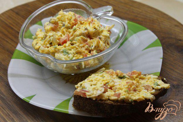 фото рецепта: Бутербродный яичный паштет с сыром и грибами