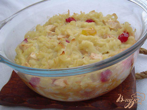 фото рецепта: Запеканка с макаронами,яблоками и вялеными ягодами