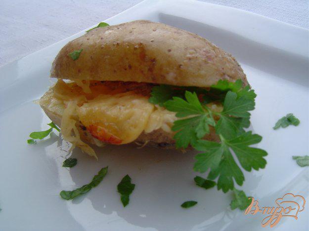 фото рецепта: Картофель, запеченный в фольге со сметаной и сыром