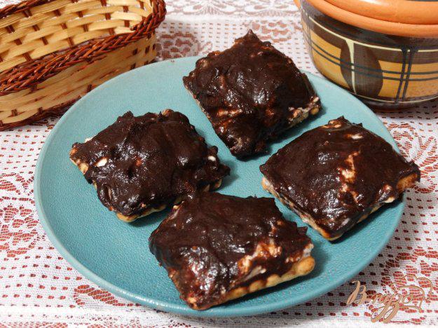 фото рецепта: Творожные сырки в шоколаде на печенье