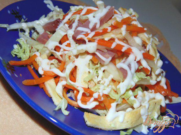 фото рецепта: Салат из пекинской капусты с омлетом