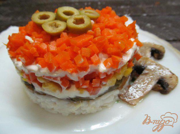 фото рецепта: Салат с рисом шампиньоном морковкой