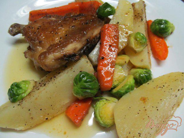 фото рецепта: Куриные бедра с картофелем и брюссельской капустой
