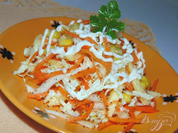 фото рецепта: Салат из пекинской капусты с твердым сыром и морковью по-корейски