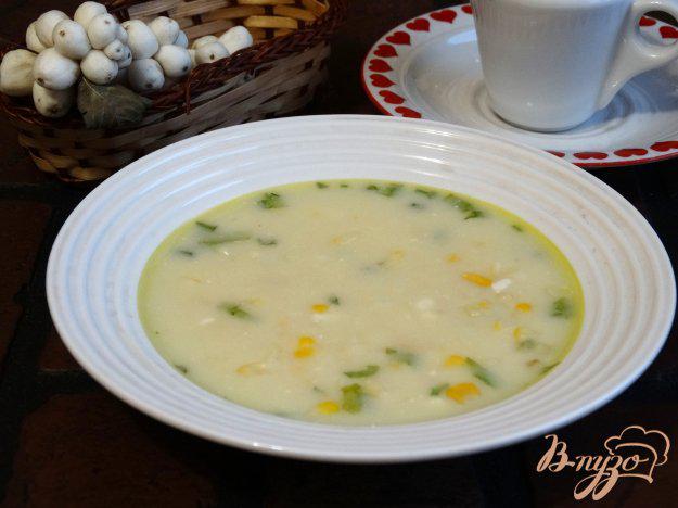 фото рецепта: Сырный суп с консервированной кукурузой