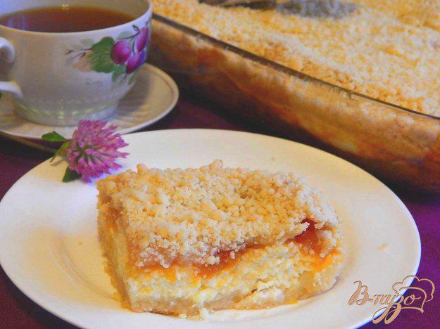 фото рецепта: Насыпной пирог с творогом и персиками