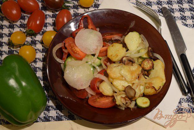 фото рецепта: Картофель жаренный с кабачками и шампиньонами