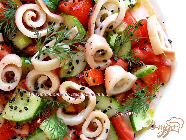 фото рецепта: Овощной салат с кальмарами