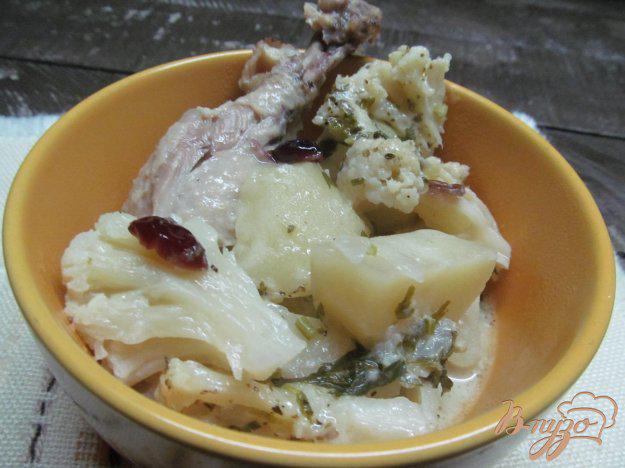 фото рецепта: Рагу из курицы с картофелем и цветной капустой