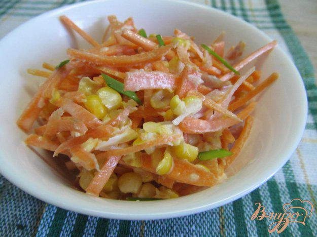 фото рецепта: Салат с морковью и ветчиной