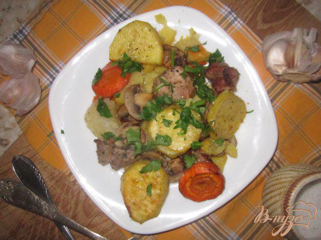 фото рецепта: Пряная свинина запеченная с овощами