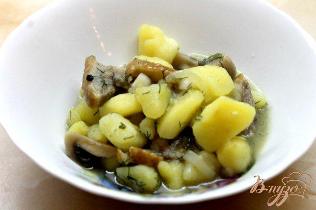 фото рецепта: Тушенный картофель с шампиньонами и уткой