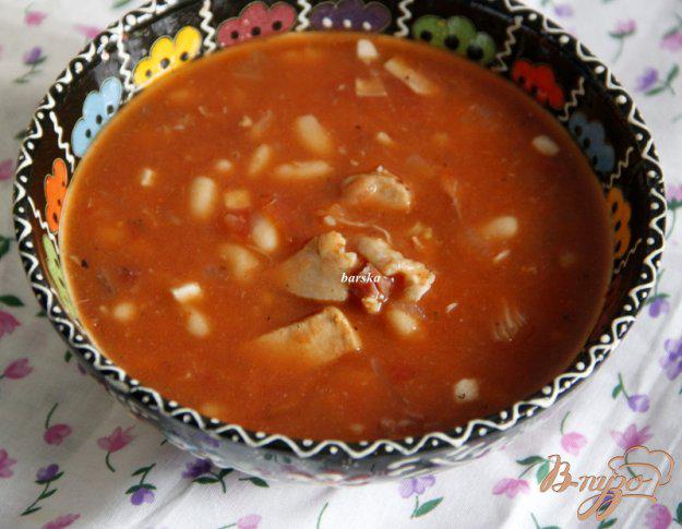 фото рецепта: Быстрый томатный суп с белой фасолью