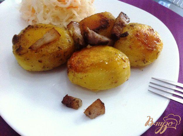 фото рецепта: Запеченный картофель с чесноком и салом