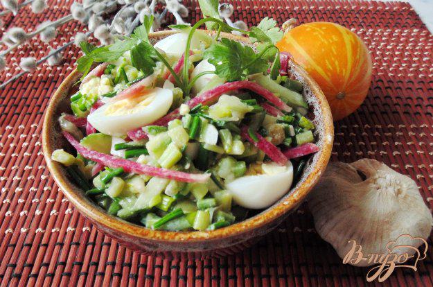 фото рецепта: Весенний салат из черемши и редьки