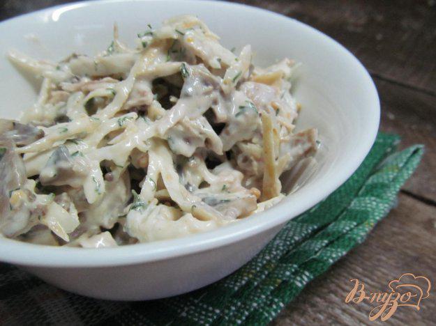 фото рецепта: Салат из мяса с сельдереем и грибами