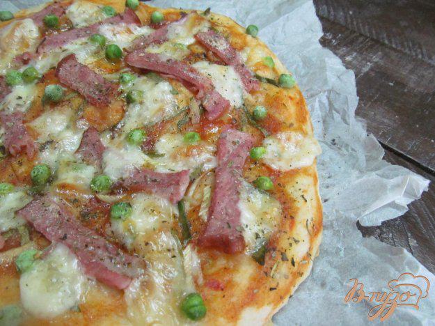 фото рецепта: Пицца с горошком имбирем и ветчиной
