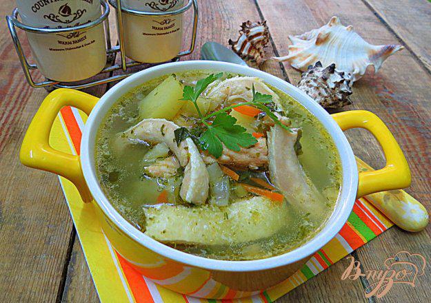 фото рецепта: Суп из животиков сёмги со шпинатом и черемшой