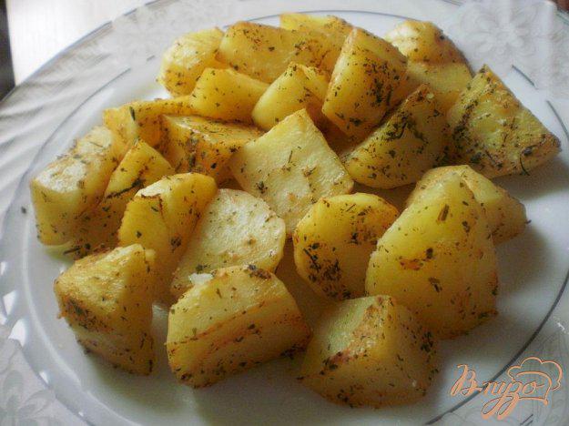 фото рецепта: Картофель запеченный с паприкой и пряными травами