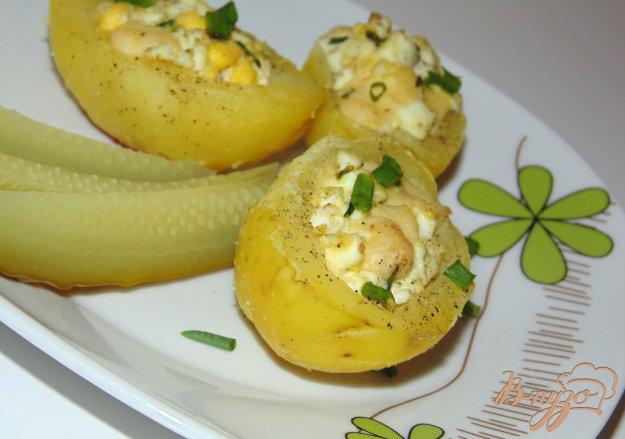 фото рецепта: Картофель фаршированный яйцами с сыром