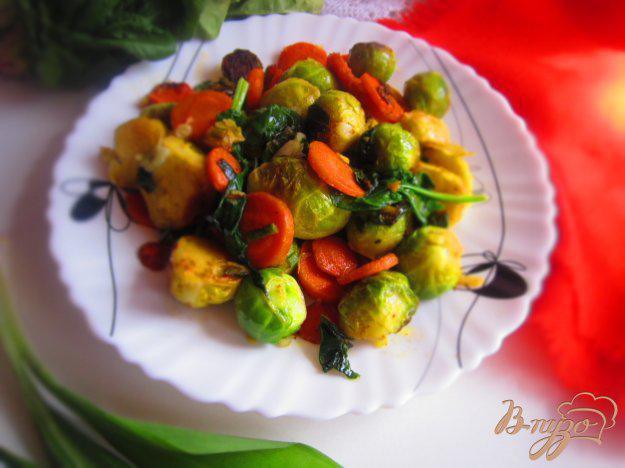 фото рецепта: Тушеная брюссельская капуста со шпинатом