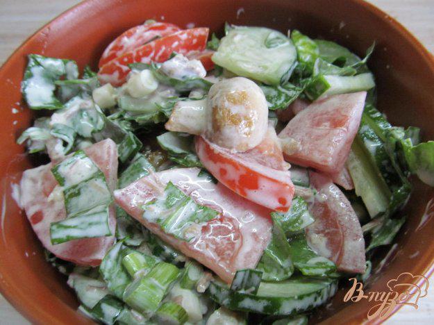 фото рецепта: Салат со щавелем овощами и грибами
