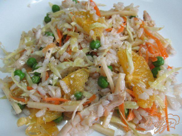 фото рецепта: Салат из риса с овощами и апельсином