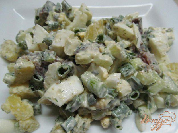 фото рецепта: Салат из копченой рыбы с картофелем и огурцом