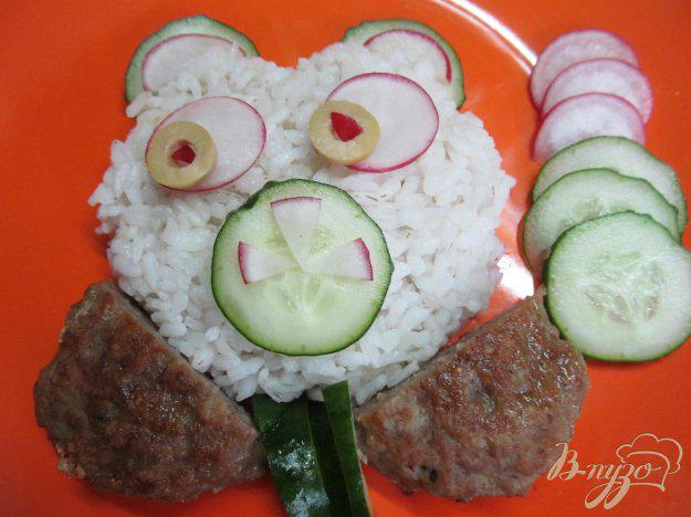 фото рецепта: Блюдо для детей из риса с котлетой