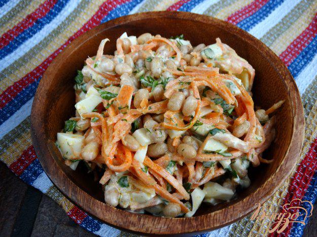 фото рецепта: Салат с фасолью и корейской морковью