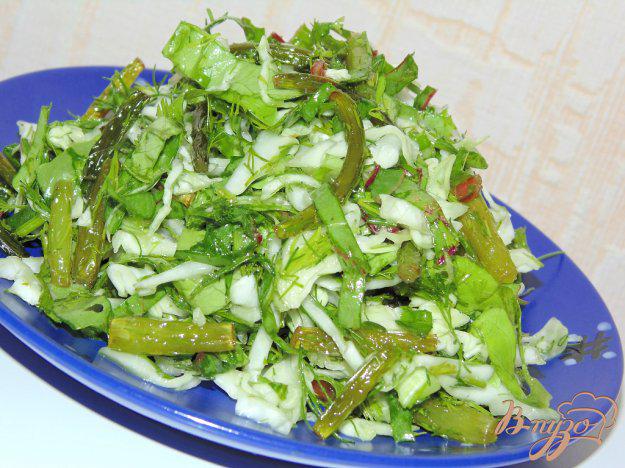 фото рецепта: Капустный салат с чесночными стрелками
