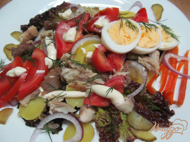 фото рецепта: Овощной салат с копченой рыбой